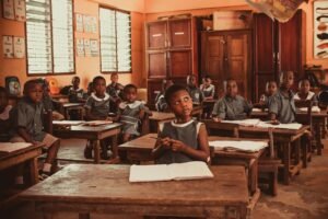 Online Learning vs Traditional Education: Pros, Cons, and Outcomes